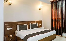 Hotel Diamond Plaza Sitapur 4*